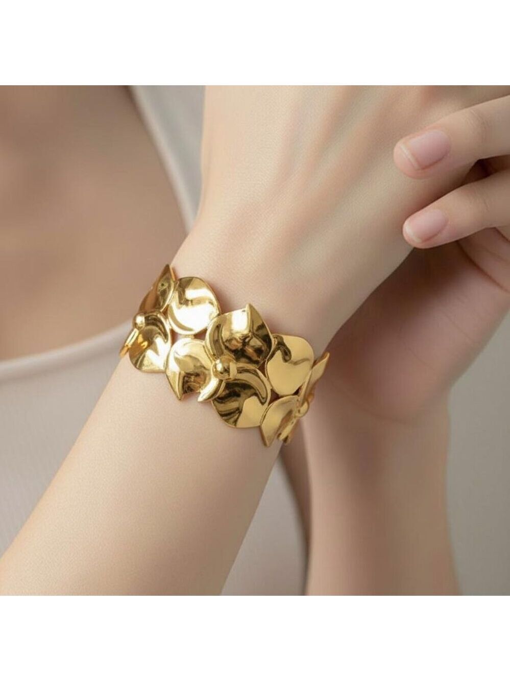 304 Stainless Steel Bracelets High Quality Fashionable Hollow Ring Design Bangle